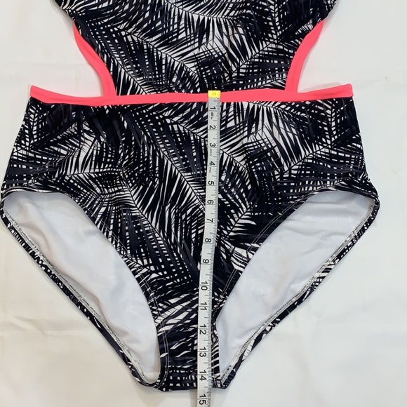 Time and Tru Women's Cut-Out One-Piece Swimsuit xl - Picture 7 of 13